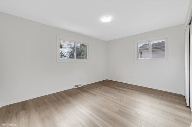 Building Photo - 14813 Holly Ct