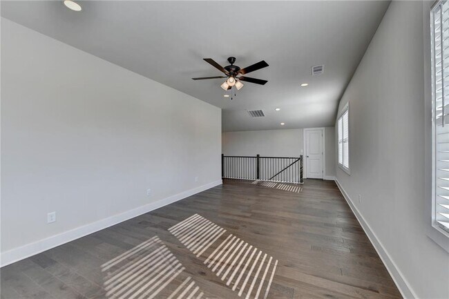 Building Photo - 1241 Waldon Xing