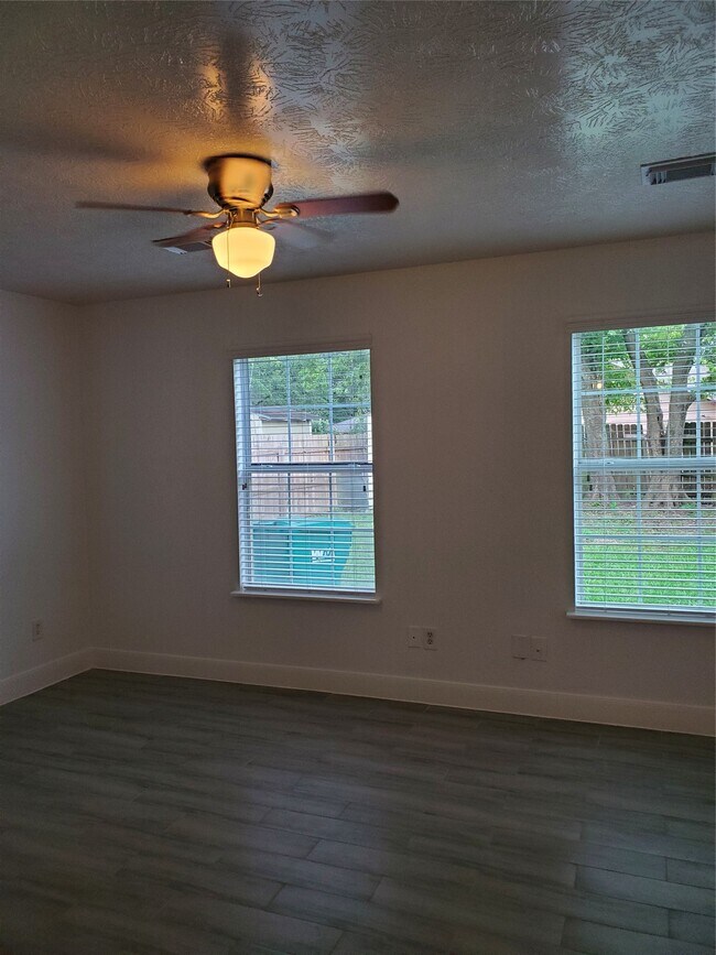 Building Photo - 5319 Cherie Crest Ct