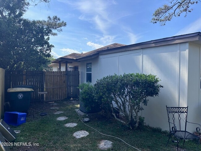 Building Photo - 2791 Hidden Village Dr