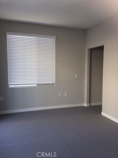 Building Photo - 674 Chandler Walk