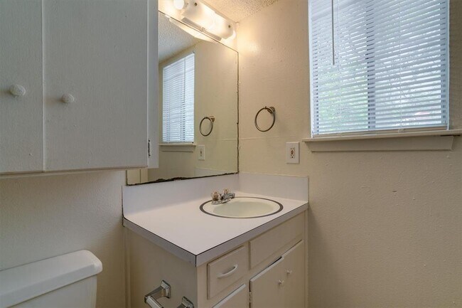 Building Photo - 3707 Tom Green St