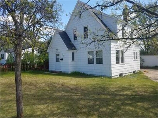 Primary Photo - 3 Bedroom House