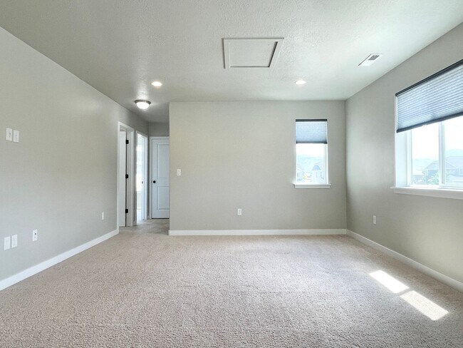 Building Photo - Modern Herriman Home at Big Bend Park!
