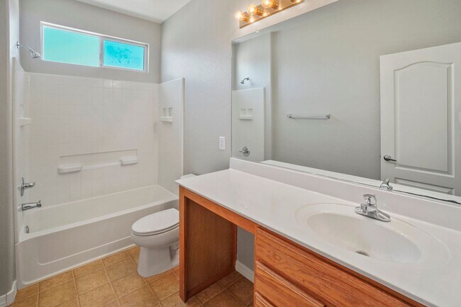 Building Photo - Stylish 4-Bedroom Rental in Rancho Sahuari...