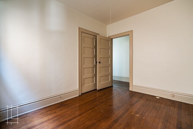 Building Photo - 35 Lundy St