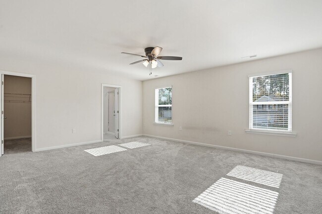 Building Photo - HOLIDAY INCENTIVES APPLY FOR THIS PROPERTY- AVAILABLE NOW! BEAUTIFUL 2 STORY HOME IN FUQUAY-VARINA