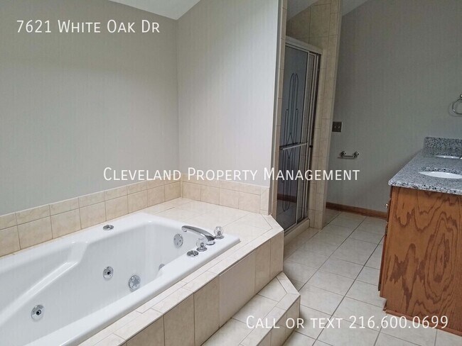 Building Photo - 7621 White Oak Dr