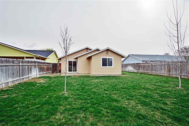 Building Photo - Updated Nampa home just minutes from I-84