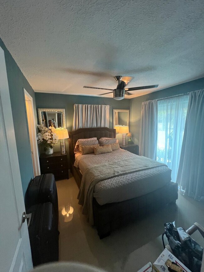 Building Photo - 3/2/2 Seasonal home in Deep Creek