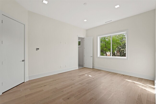 Building Photo - 4903 Braesvalley Dr