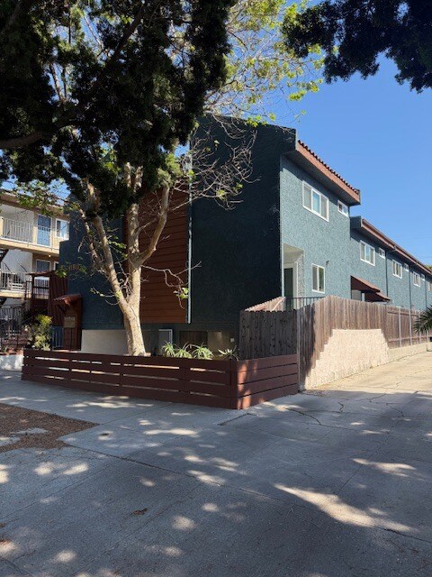 Building Photo - 11916 Venice Blvd