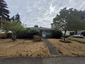 Building Photo - Beautiful 3 bdrm Home w/ a remodeled kitchen, stainless appliances, deck, yard and more!!!