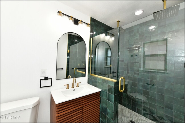 Building Photo - 3217 Wedgewood Dr