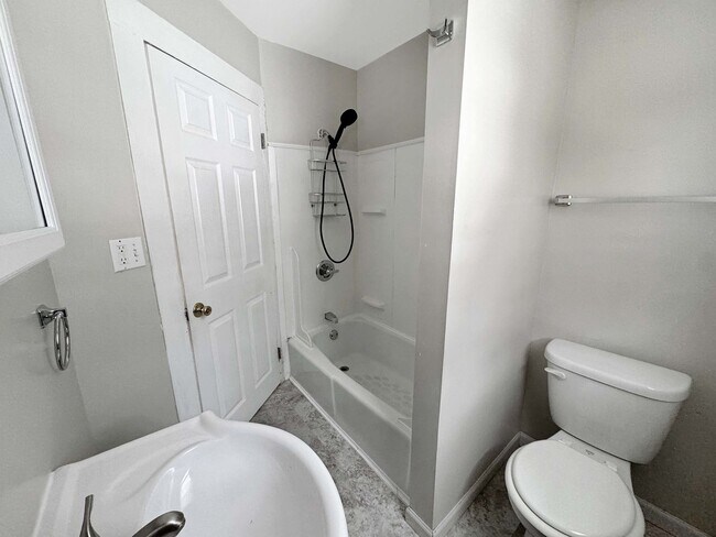 Building Photo - 471-473 West Fourth Street