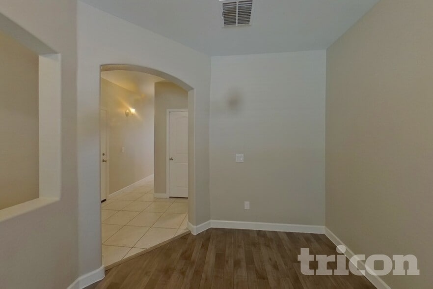 Building Photo - 41287 W Hensley Way