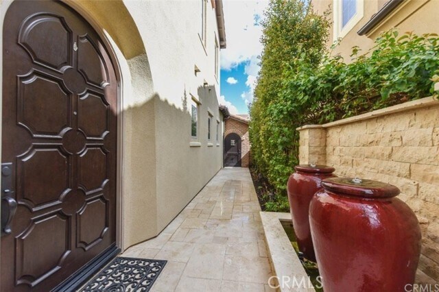 Building Photo - 120 Long Fence