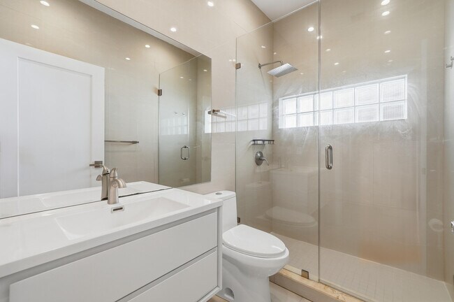 Building Photo - 3790 Piedmont St