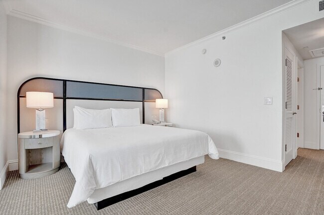 Building Photo - 4401 Collins Ave
