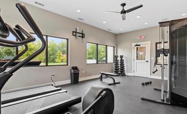 Building Photo - 119 Anise Ln