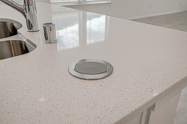 Building Photo - 7138 Glennwick Grv Ln