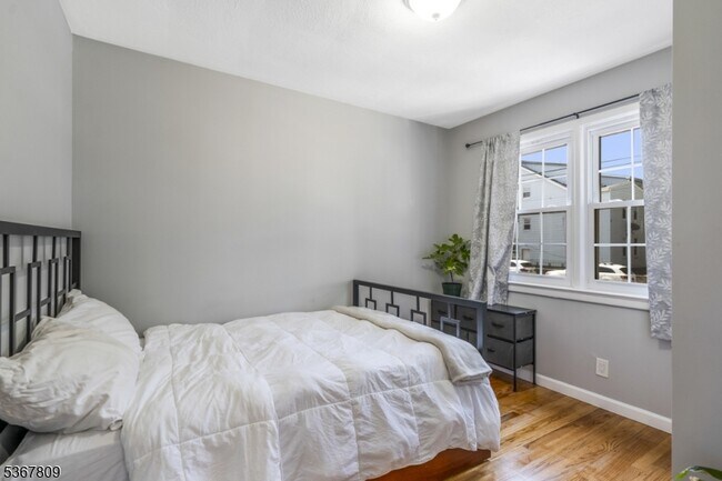Building Photo - 9 Westervelt Pl