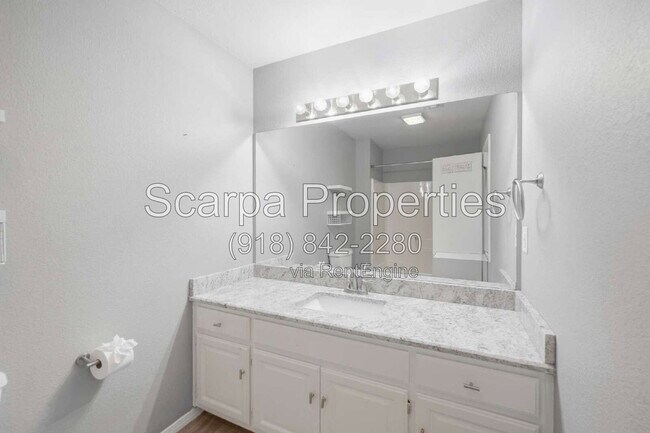 Building Photo - 9311 E 95th Pl