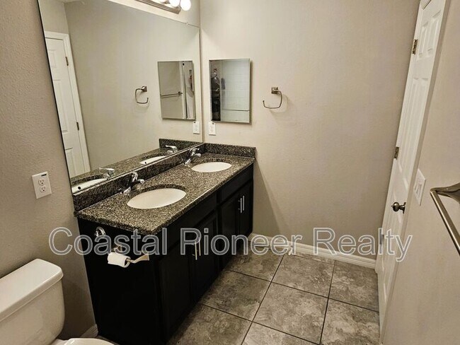 Building Photo - 7115 Grand Elm Dr