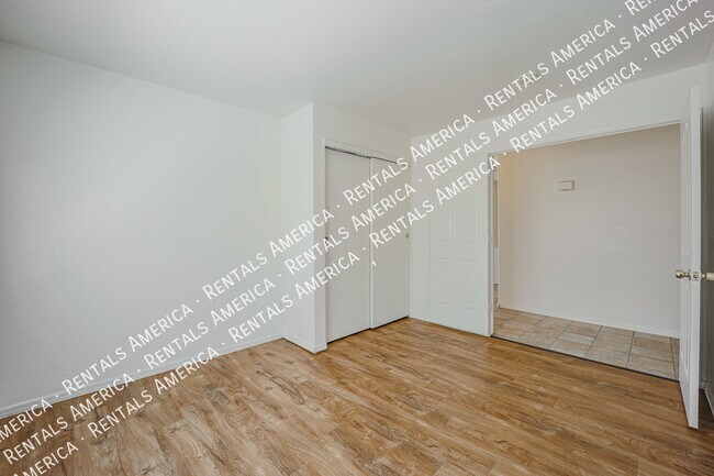 Building Photo - 3218 N 127th Ln