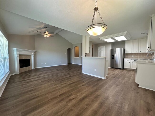Building Photo - 3031 Valley Ct