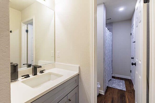 Building Photo - 213 Chandler Crossing Trail