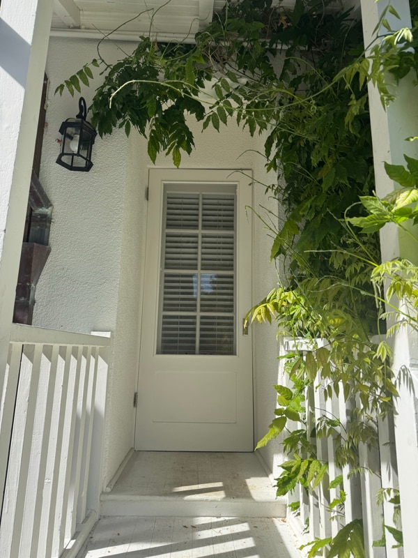 Building Photo - 2141 Forest View Ave