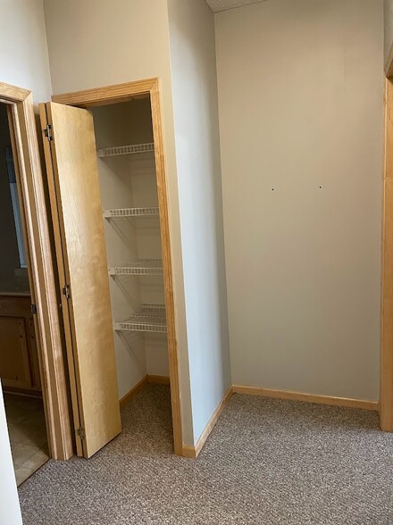 Linen Closet / Hallway - 2530 E 34th St