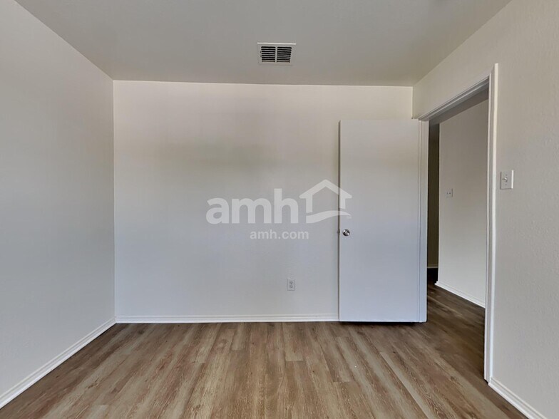 Building Photo - 673 Rosario Ln