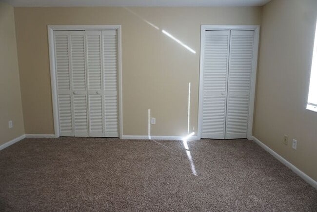 Building Photo - 2 Bedroom 2.5 Bath Mandarin Townhome