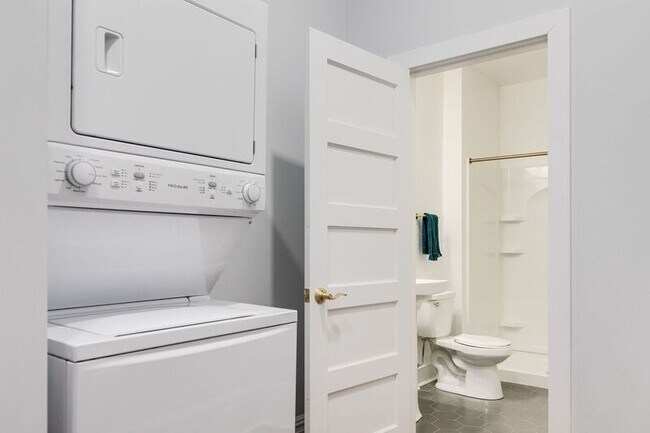 Building Photo - 1302 Floyd Ave