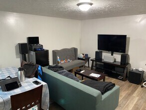 Building Photo - 1 bed 1 bath pet friendly!