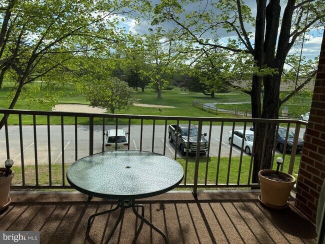 Building Photo - 300 Drummers Ln