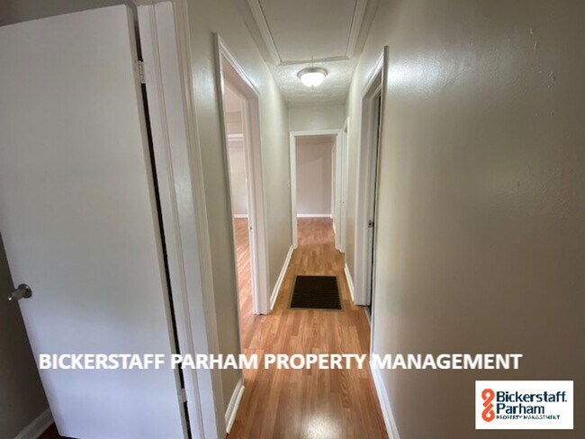 Building Photo - Discover the Perfect Blend of Comfort and Convenience