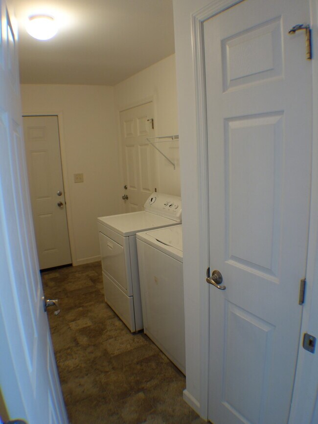 Building Photo - Single Family Ranch Style Home- South Berw...