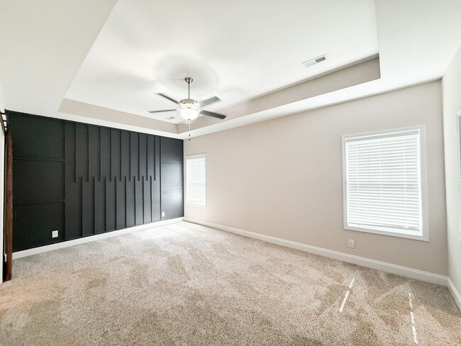 Building Photo - 1142 Eagle's View Dr