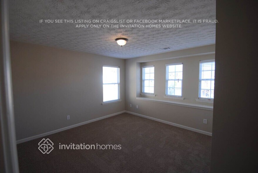 Building Photo - 2270 Valley Creek Dr