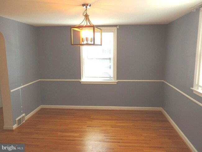 Building Photo - 210 Paddock Rd