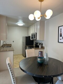 Building Photo - "Chic 2-Bed Condo in Walnut Creek with Sleek Granite Countertops - 790 Sq Ft of Modern Living!"