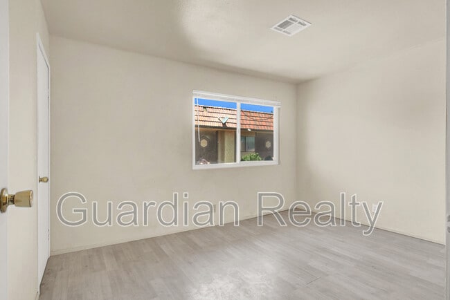 Building Photo - 4312 Lynnann