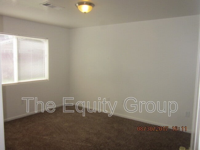 Building Photo - 437 N Park St