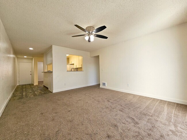 Interior Photo - Emerald Vista Apartments