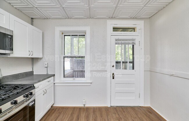 Building Photo - 5021 Ray Ave