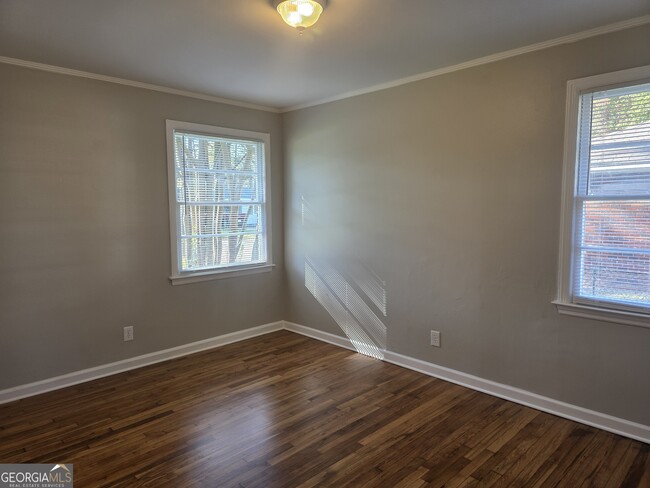 Building Photo - 8 Ronnie Ave