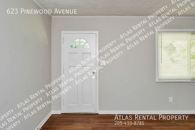 Building Photo - 623 Pinewood Ave